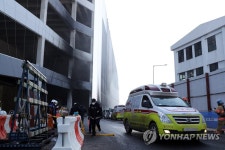 평택 신축공사현장 화재로 고립됐던 소방대원 발견