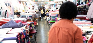 한복입는 날이라도 만들어주면…설 앞둔 전통시장 한복점 한숨