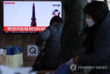 [속보] 북 미사일, 사거리 700km 이상·고도 60km·마하 10