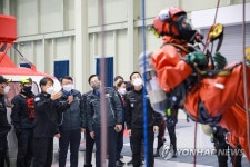 정봉훈 해경청장, 부산 중앙해양특수구조단 방문