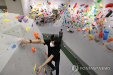 영화 상영관에서 스포츠 시설로