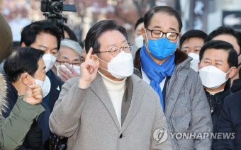부평 문화거리에서 즉석연설하는 이재명 대선후보