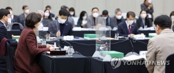 시도교육감 신년 간담회에서 인사말 하는 유은혜 부총리