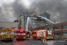 효성티앤씨 화재 진압하는 소방