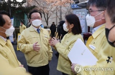 구로구 보건소 방문한 김부겸 총리