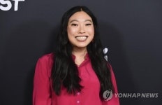 한국계 美배우 아콰피나, 흑인 말투 쓴다 비판에 해명