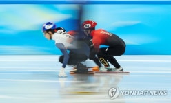 [올림픽] 황대헌의 인코스 파고들기, 결과는 반칙?