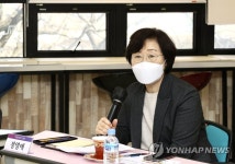 정영애 장관, 원주시 청소년상담복지센터·학교밖청소년지원센터 방문