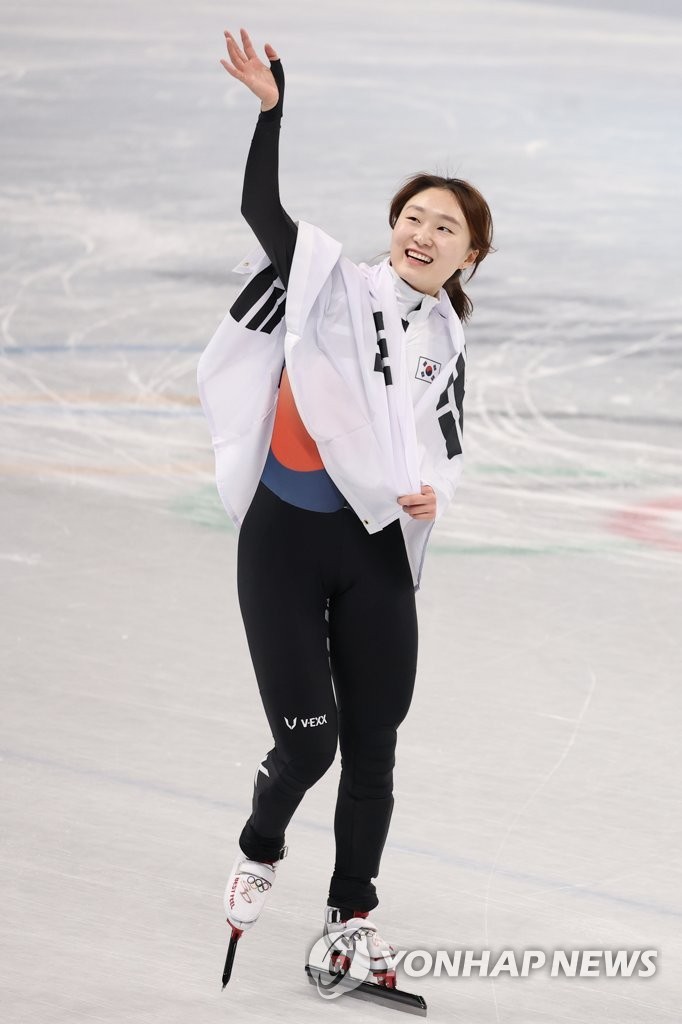 2025 토리노 유니버시아드, 한국 쇼트트랙 선수들이 1500m 남녀 부문에서 화려한 금메달 휩쓸어 눈부신 모습