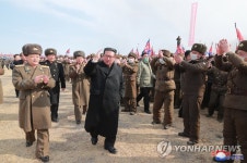 김정은, 함남 온실농장 착공식 참석…사철 푸른채소 보장