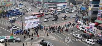 모란시장사거리에서 각 정당 유세