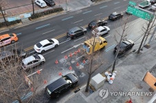 영등포유통상가 앞 도로 상수도관 파열