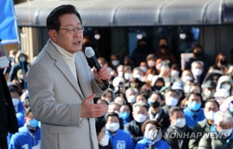 당진 유세에서 연설하는 이재명 후보