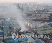 인천 싱크대 공장서 불…3시간 넘게 진화 중