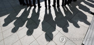 근심만큼 어두운 그림자
