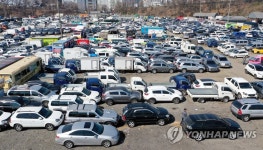 수출 앞둔 중고차 가득