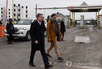 [우크라 침공] 블링컨, 폴란드 국경 방문…우크라 외무 