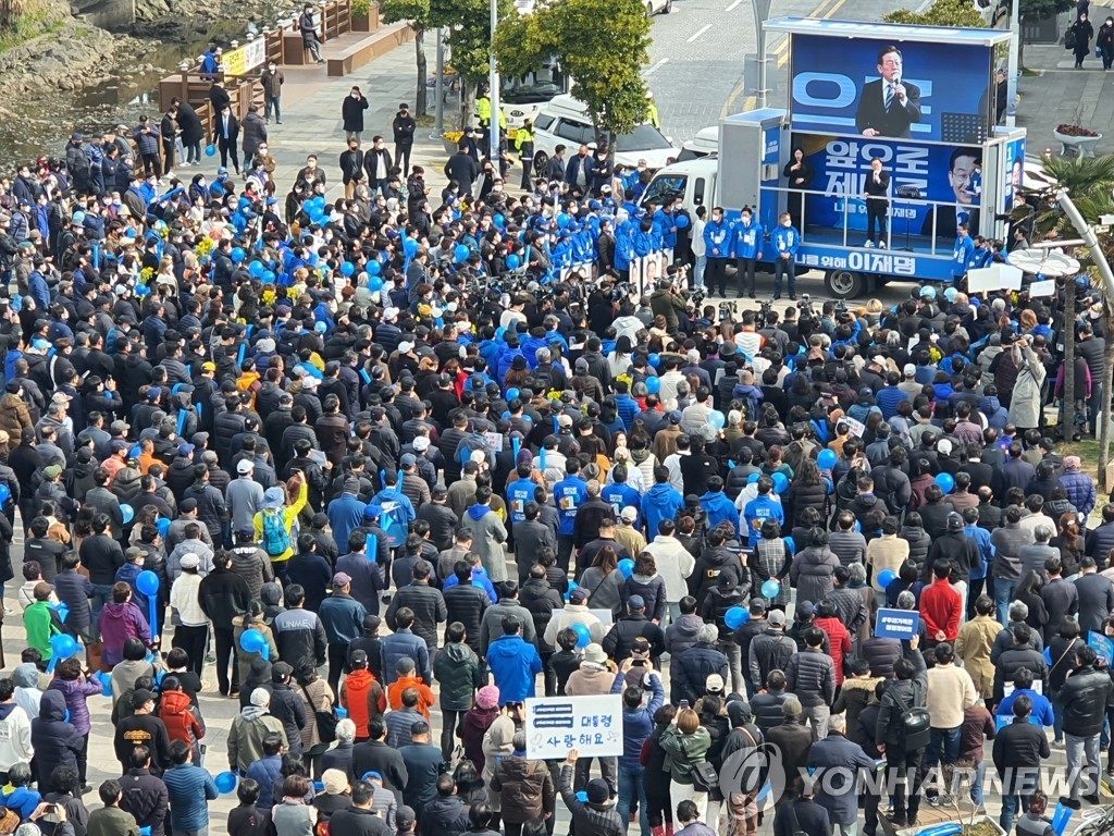 이재명, 제주와 경남서 유세…파업도 지지  
