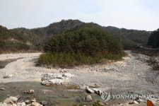 인적 끊긴 불영사계곡