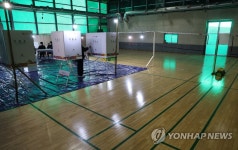 배드민턴장에서 한 표