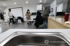 투표소로 변신한 공유부엌