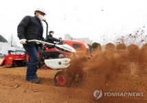 진서건설기계&벌목 | 겨우내 멈춰 있던 농기계 점검