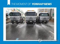 [모멘트] 송파구청, 겨우내 도로 먼지 일제 청소