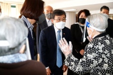 권덕철 장관, 합천 원폭피해자복지회관 방문