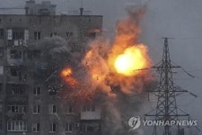 [우크라 침공] '아이들' 표식에도…수백명 대피 마리우폴 극장 폭격당해