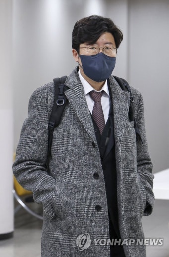 '김학의 불법출금' 속행공판 출석한 이규원 검사