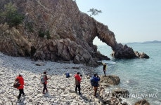 서산 황금산 코끼리바위 찾은 등산객