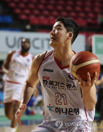 프로농구 가스공사, KCC 잡고 연패 탈출…6강 향해 한 걸음 더