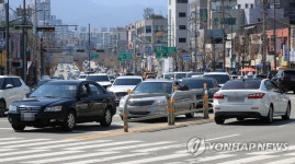 속초해수욕장입구 주말·휴일 정체 심각…대책 마련 시급