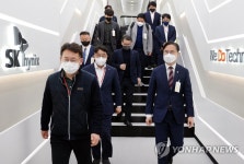 SK하이닉스 이천사업장 방문한 박진규 차관