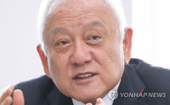오랜만에 언론 인터뷰 나선 김한길 국민통합위원장