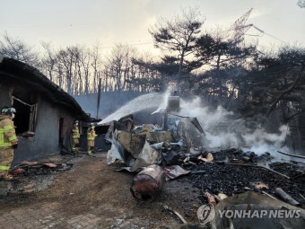 충남 서산 산불 20시간째…헬기 등 재투입해 진화 나서