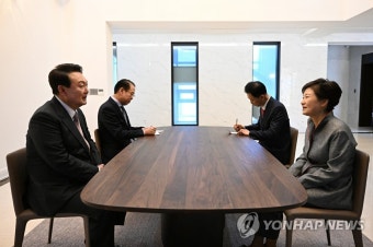 박근혜 전 대통령 예방한  윤석열 대통령 당선인