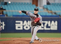 역투하는 박윤철