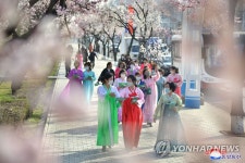 북한, 80층 아파트 송화거리 집들이