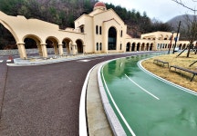 태양의 후예 촬영지 태백 통리탄탄파크 카트 10대 중 7대 창고에