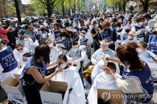장애인의 날인데…장애인 부모 500명 靑인근서 삭발식 대표 이미지