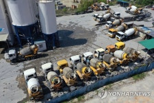 공사 현장 셧다운에 건설장비도 휴업