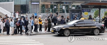모범택시라도…