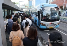 버스업계 노사 협상 타결…출근대란 피했다