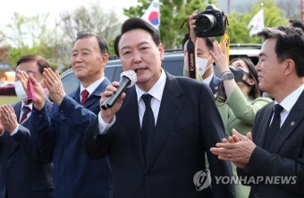 예산 충의사 참배 마친 윤석열 대통령 당선인
