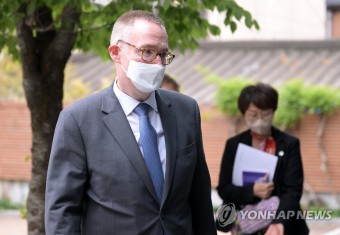 안철수 인수위원장 예방하는 콜린 크룩스 주한 영국대사