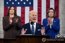 [특파원 시선] 지는 쪽에 걸지 말라는데…미국을 상대로 공매도에 나선다면