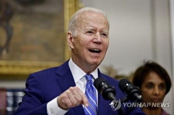 바이든, 트럼프 열성 지지층 겨냥해 