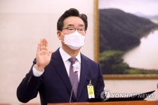 선서하는 정황근 농림축산식품부 장관 후보자