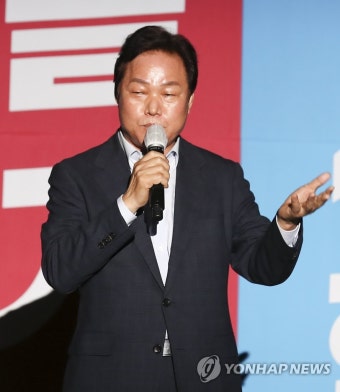 발언하는 박완수 경남지사 후보